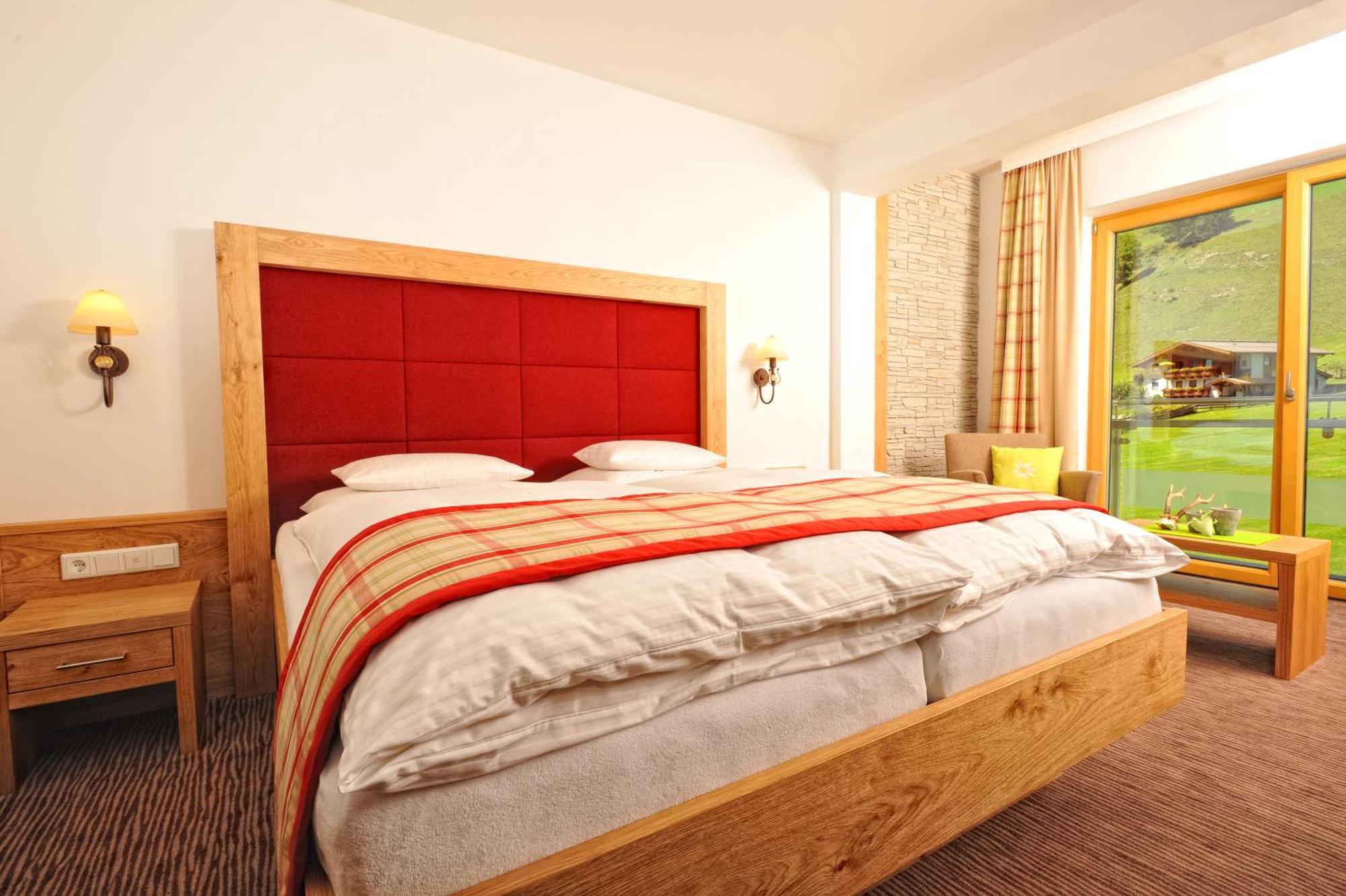 Hotel Barbarahof Saalbach, Inkl Jokercard Exterior foto